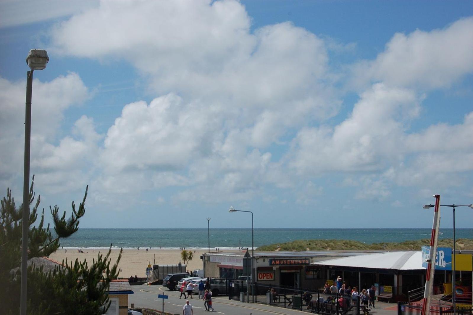 Beach Vista Apartment Three In Бармут Екстер'єр фото